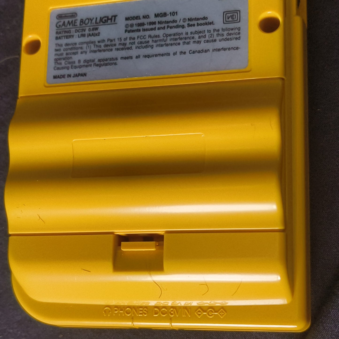 Nintendo Gameboy Light Pokemon Pikachu limited edition console MGB-101-h0718-