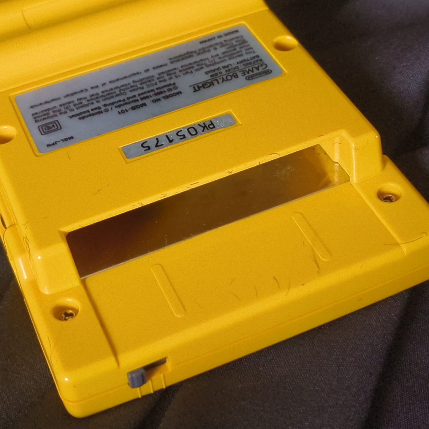 Nintendo Gameboy Light Pokemon Pikachu limited edition console MGB-101-h0718-