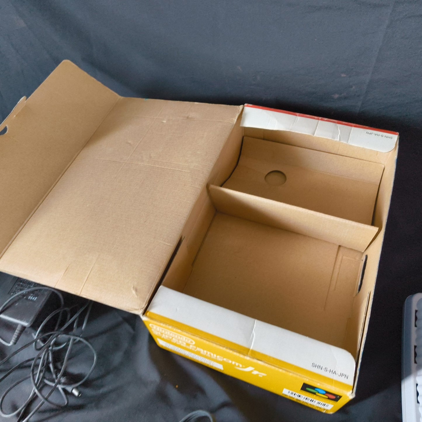 Nintendo Super Famicom Jr. (SNES) Console w/Pad, AV cable, PSU, Box set, Working