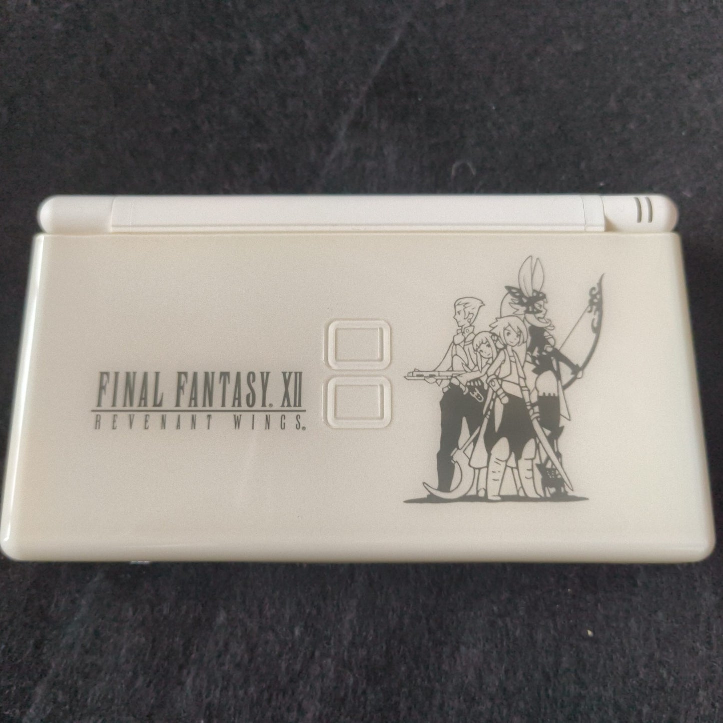 Nintendo DS Lite FINAL FANTASY XI Revenant Wings Limited Edition console, Japan