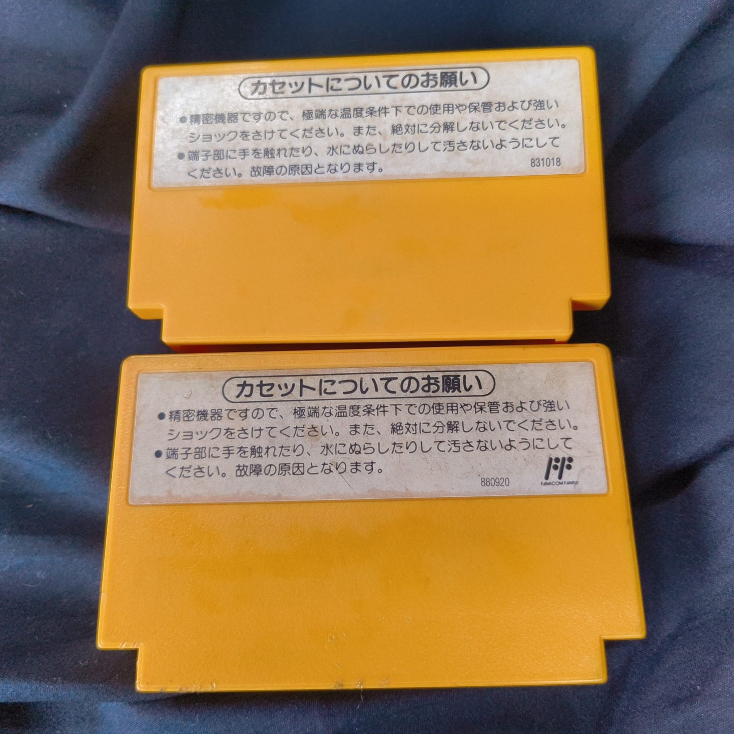 Nintendo New (AV) Famicom (NES2) Console,2 Pads and Games set, Working-h1010-