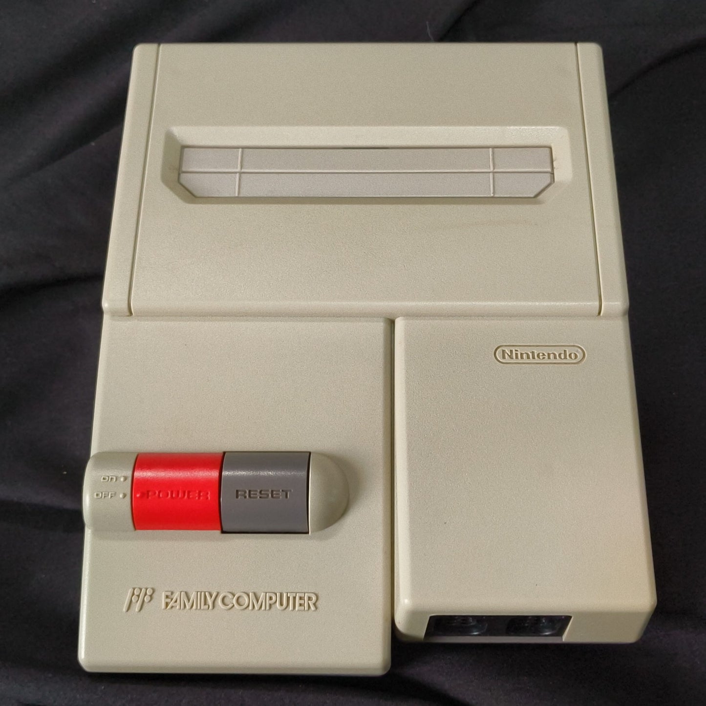 Nintendo New (AV) Famicom (NES2) Console,2 Pads and Games set, Working-h1010-