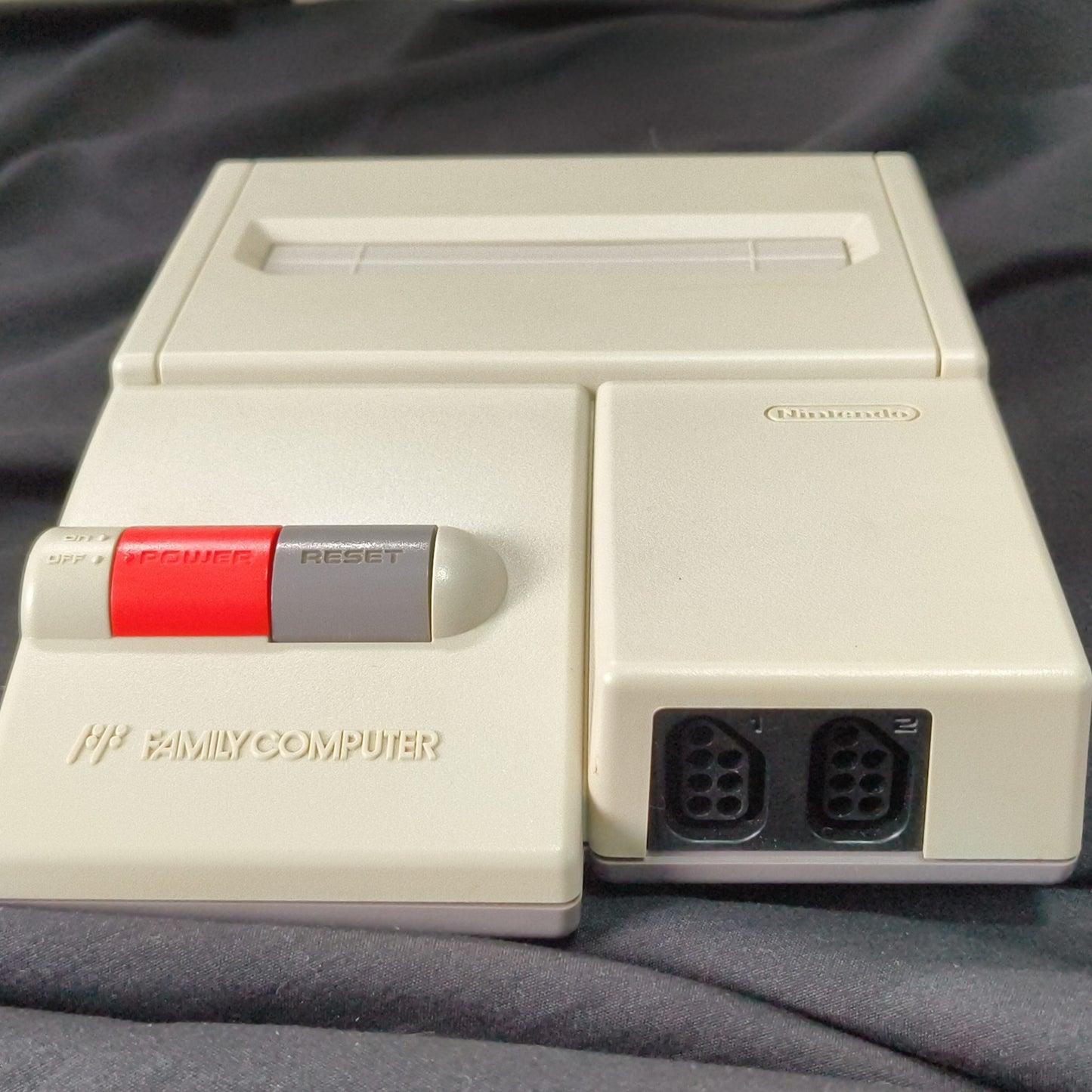 Nintendo New (AV) Famicom (NES2) Console,2 Pads and Games set, Working-h1010-