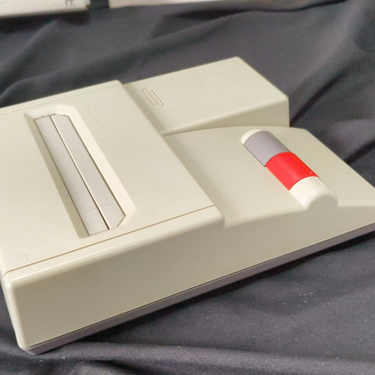 Nintendo New (AV) Famicom (NES2) Console,2 Pads and Games set, Working-h1010-