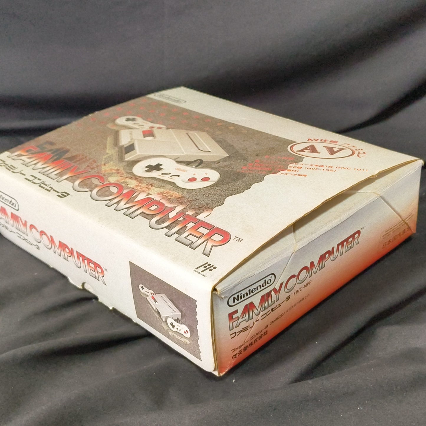 Nintendo New (AV) Famicom (NES2) Console,2 Pads and Games set, Working-h1010-