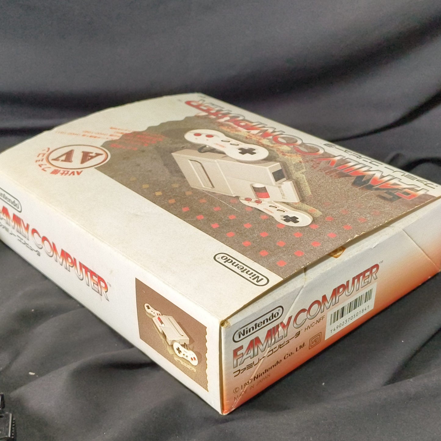 Nintendo New (AV) Famicom (NES2) Console,2 Pads and Games set, Working-h1010-