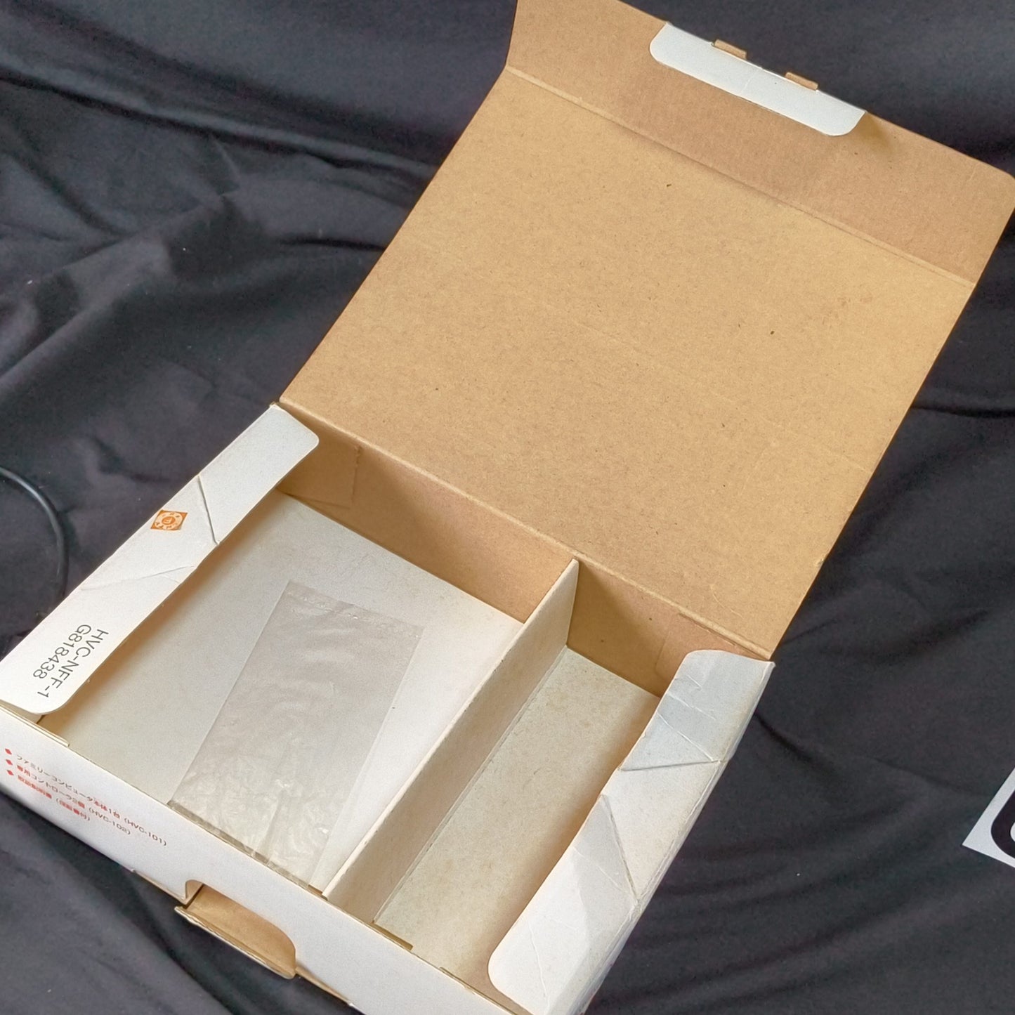 Nintendo New (AV) Famicom (NES2) Console,2 Pads and Games set, Working-h1010-