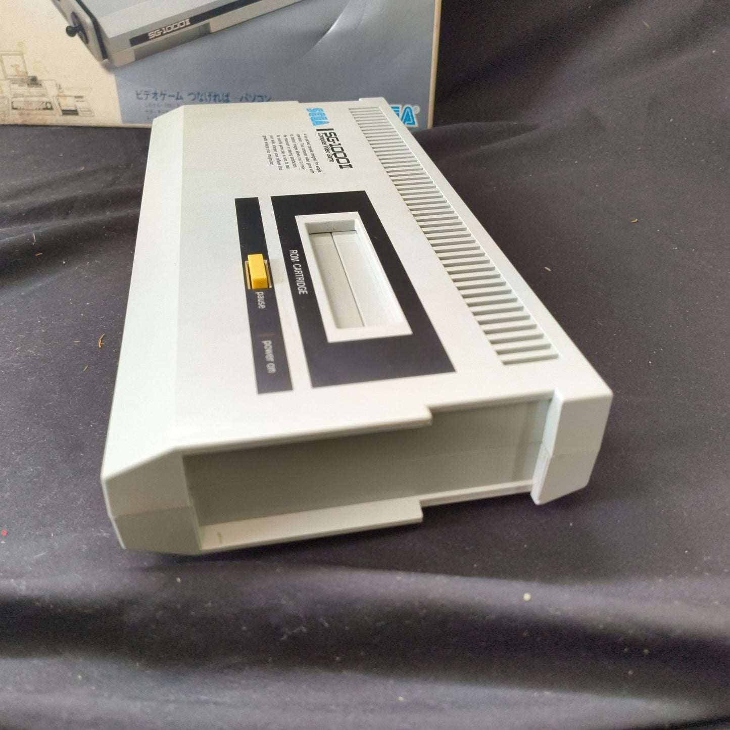 Used, SEGA SG-1000Ⅱ CONSOLE System, two pads ,flyers, Box set, Working, Japan