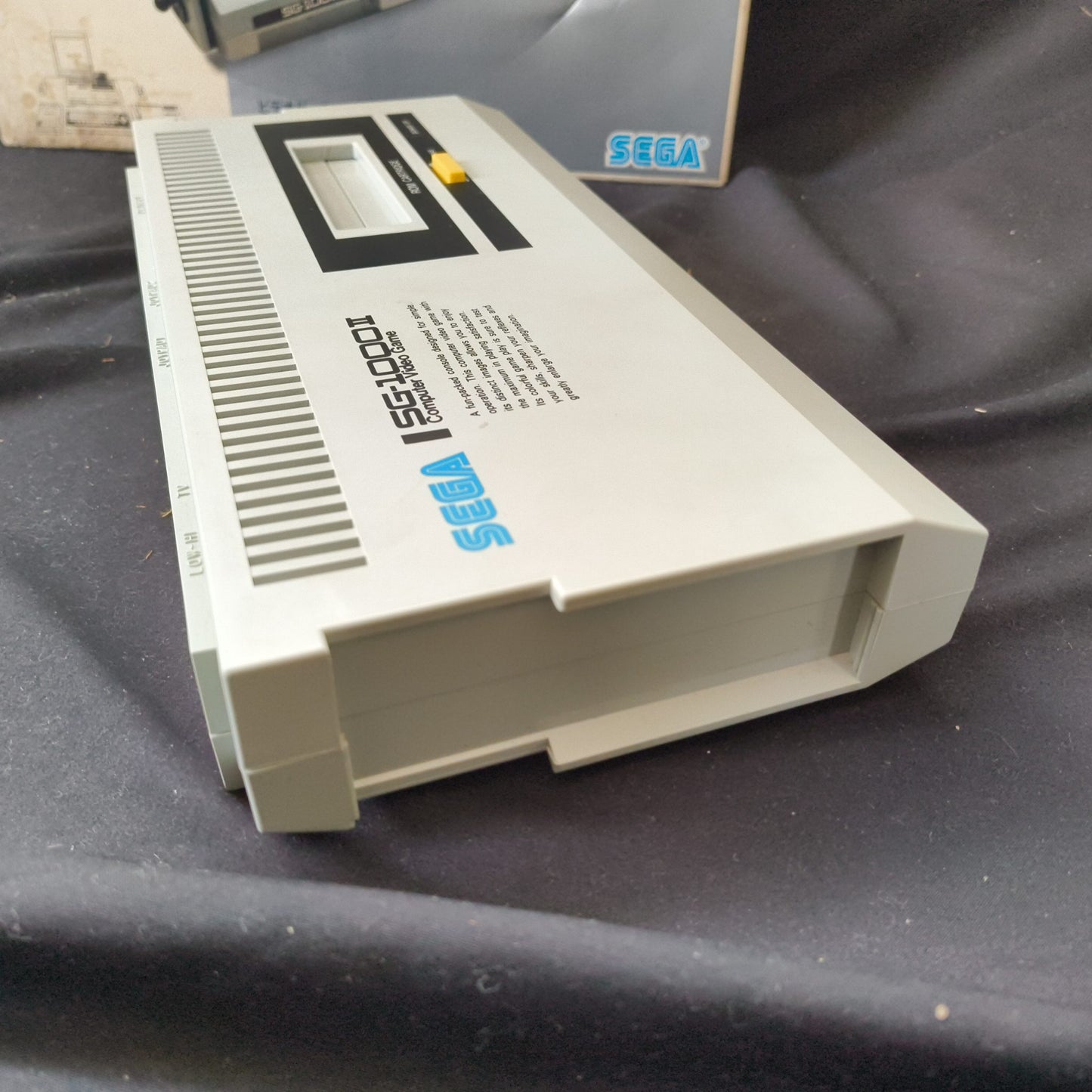 Used, SEGA SG-1000Ⅱ CONSOLE System, two pads ,flyers, Box set, Working, Japan