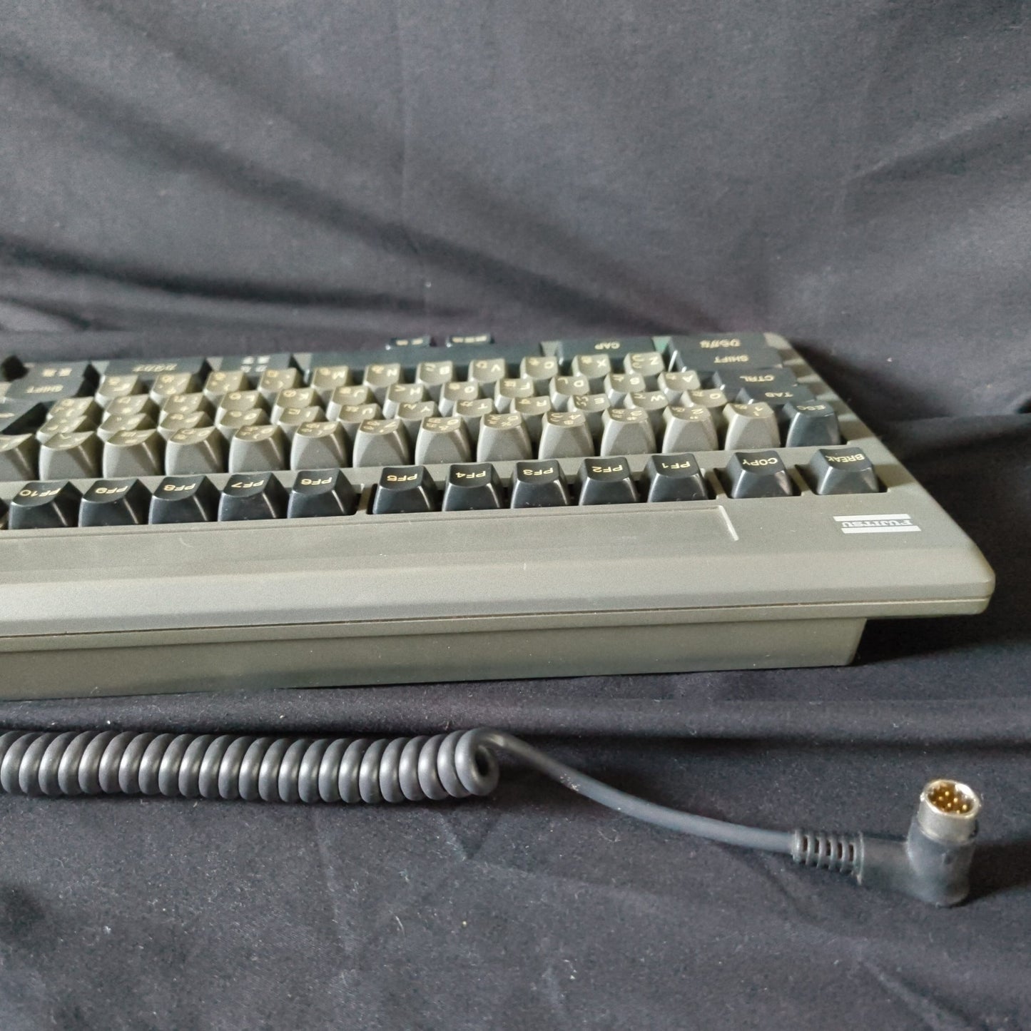FUJITSU FM Towns /MARTY Original JIS KEYBOARD FMT-KB105, working-h1110-