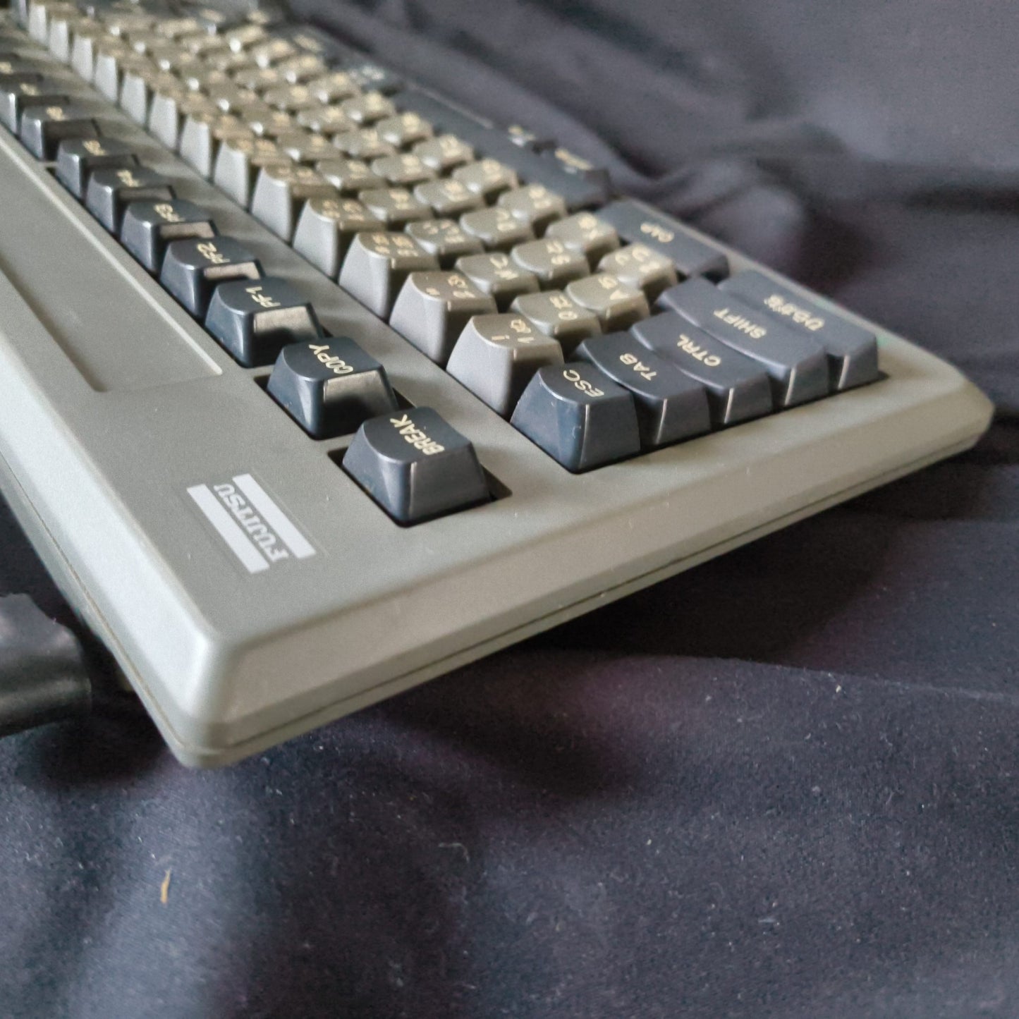 FUJITSU FM Towns /MARTY Original JIS KEYBOARD FMT-KB105, working-h1110-