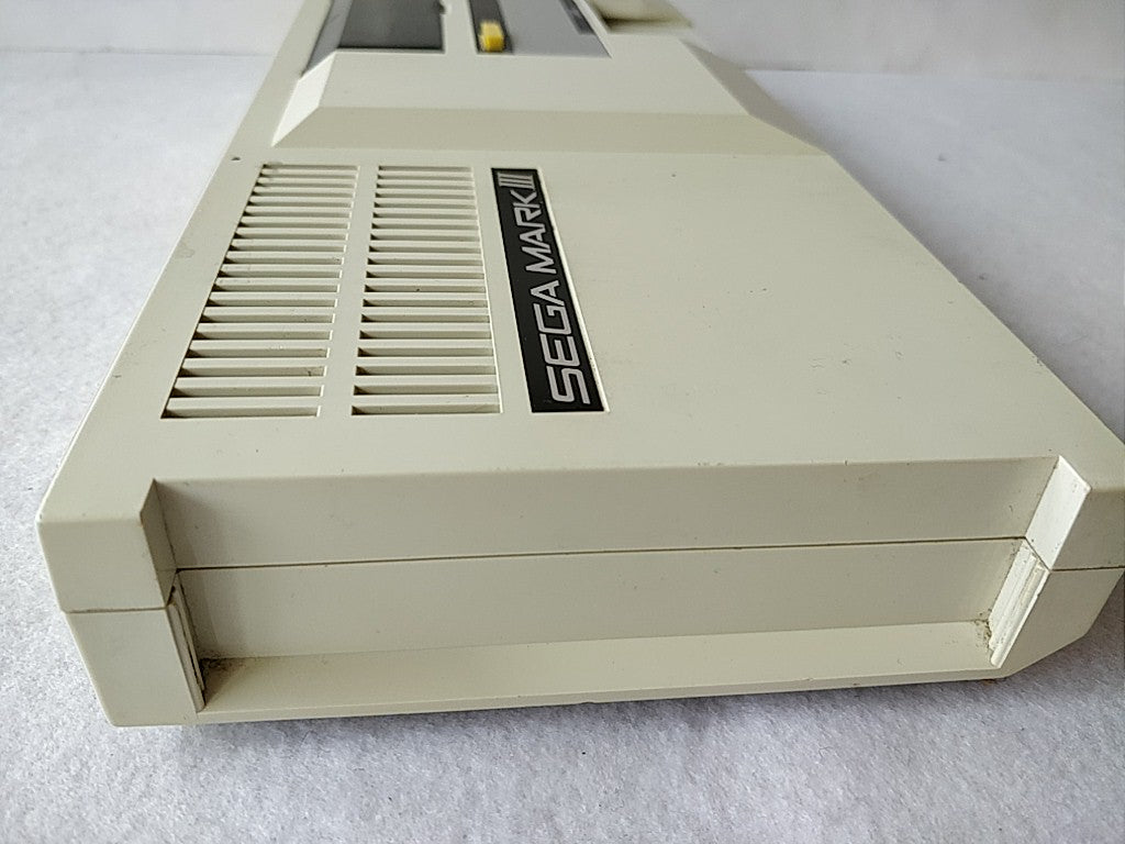 SEGA MARK 3 III CONSOLE (Sega Master System) ,Pads,PSU,AV cable 