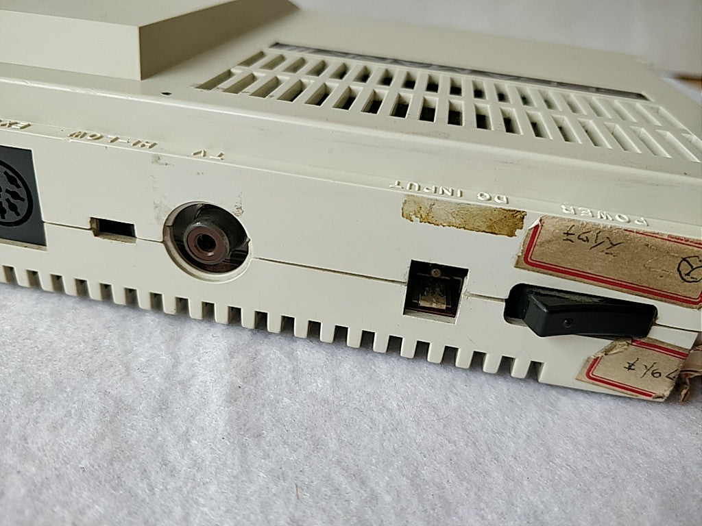 SEGA MARK 3 III CONSOLE (Sega Master System) ,Pads,PSU,AV cable 