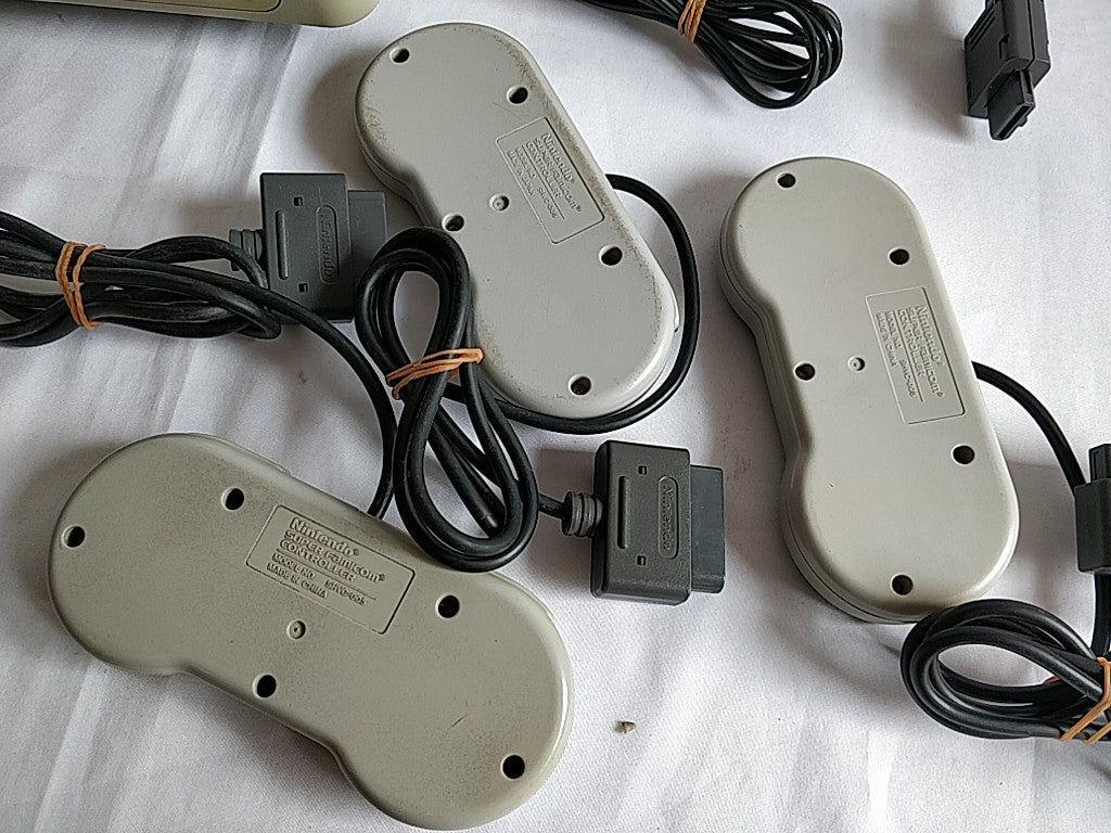 Super Famicom SNES console (SNES/SHVC-001),Pads and Game set