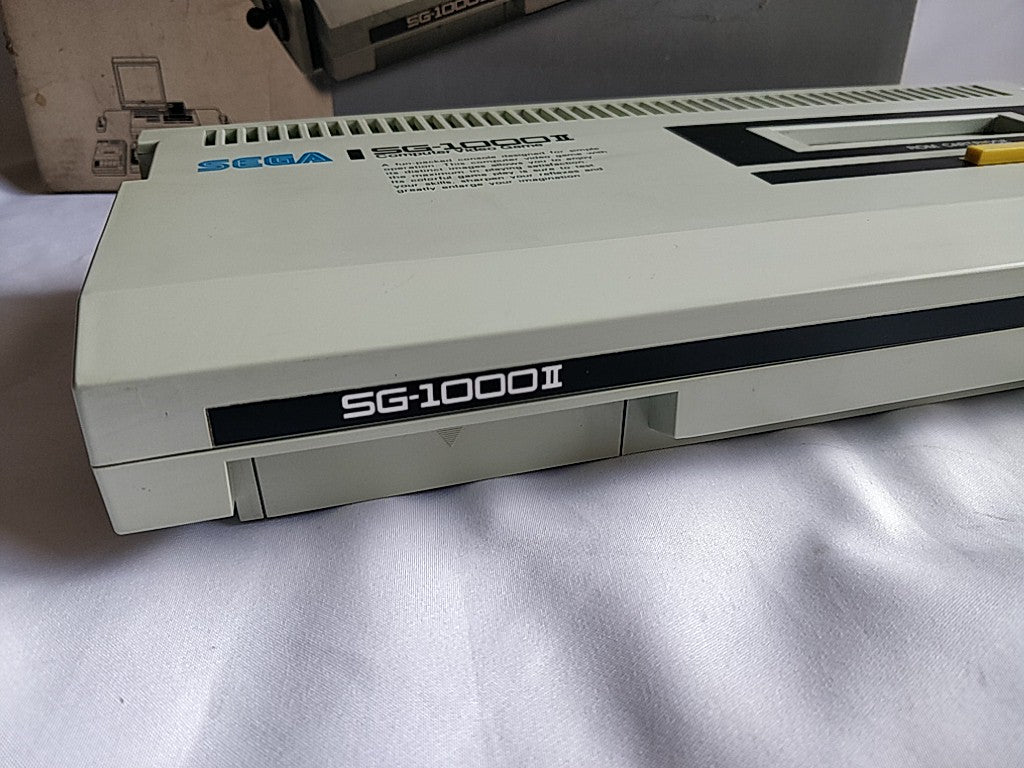 Defective SEGA SG-1000ⅡCONSOLE System, Pads,PSU(AC adapter),Boxed set-d0830-