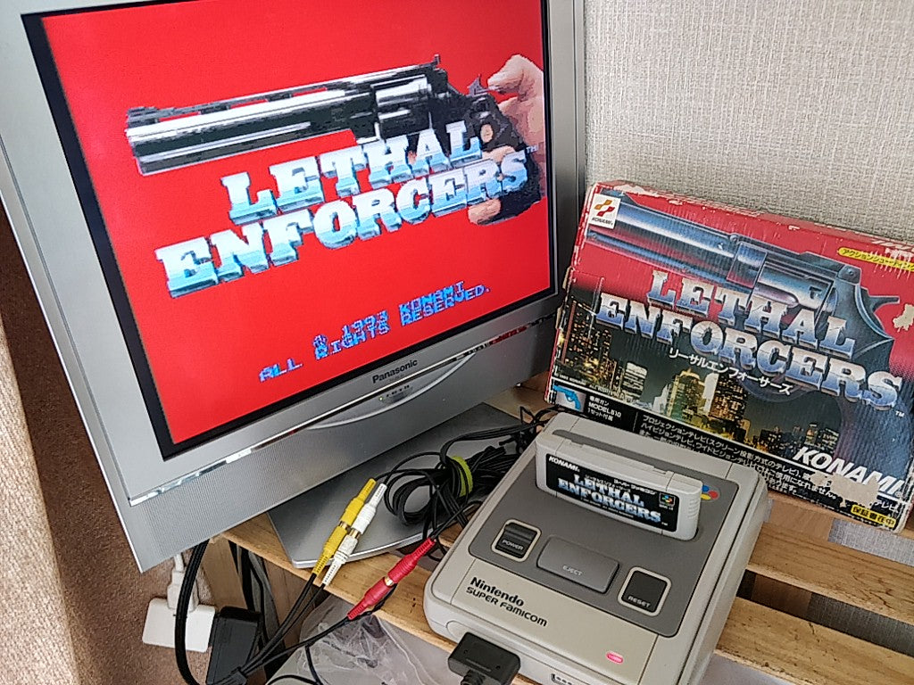 Lethal Enforcers and Gun Controller MODEL 510 Super Famicom Game 