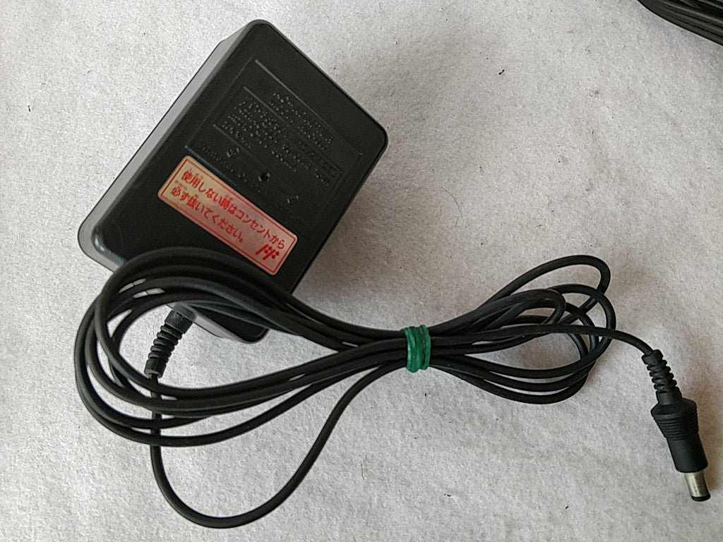 Nintendo New Famicom (NES2) Console, Pads ,PSU and AV cable set tested-e0616-