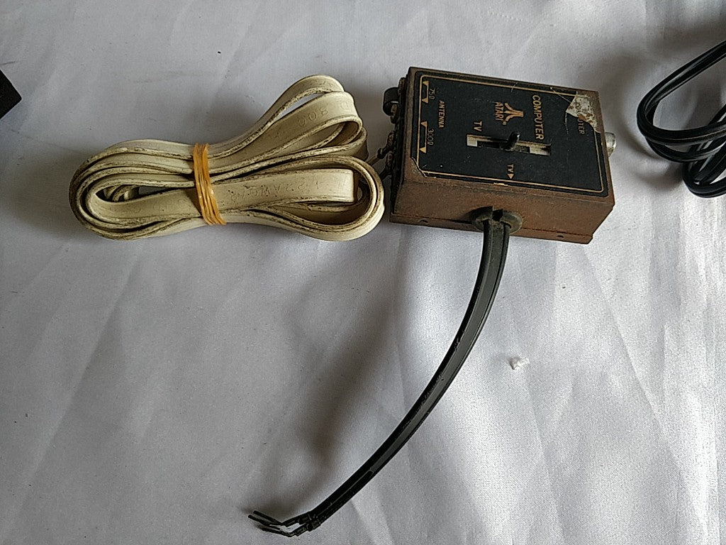 Atari 2800 Console, Controller Pads, PSU, RF Switch cable, Game set -e0620-