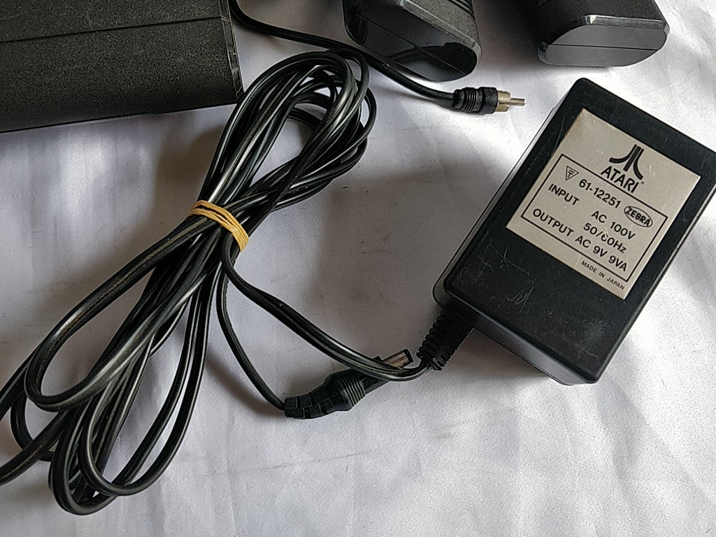 Atari 2800 Console, Controller Pads, PSU, RF Switch cable, Game set -e0620-