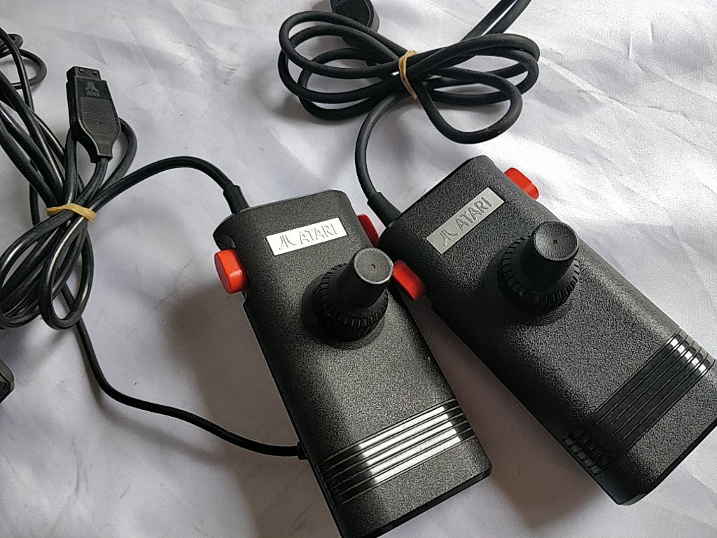 Atari 2800 Console, Controller Pads, PSU, RF Switch cable, Game set -e0620-