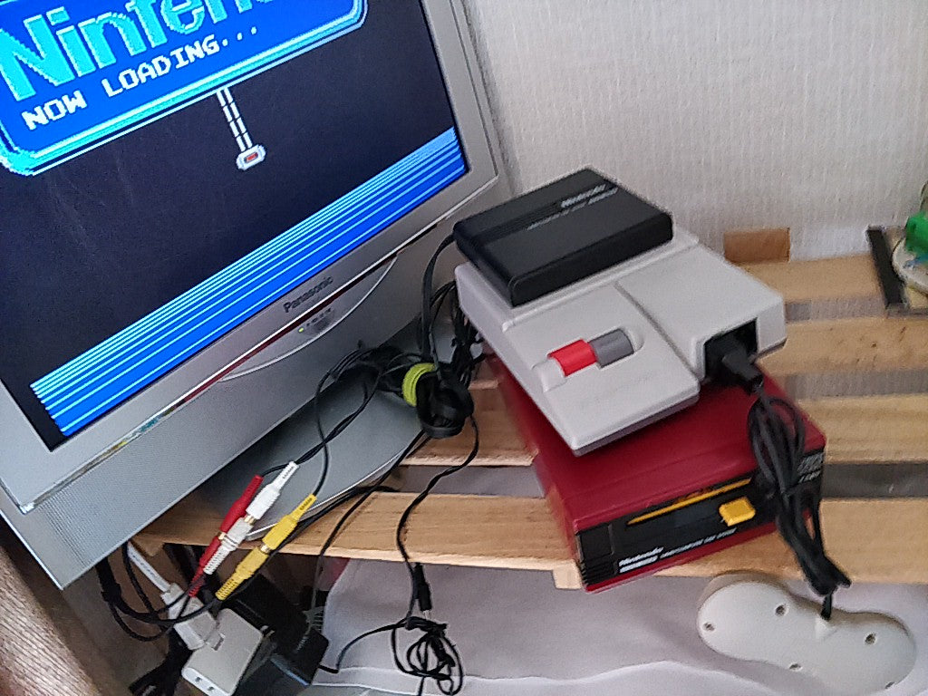 ULTRAMAN 2 FAMICOM (NES) Disk System, Game disk, Manual and Case set-e0914-