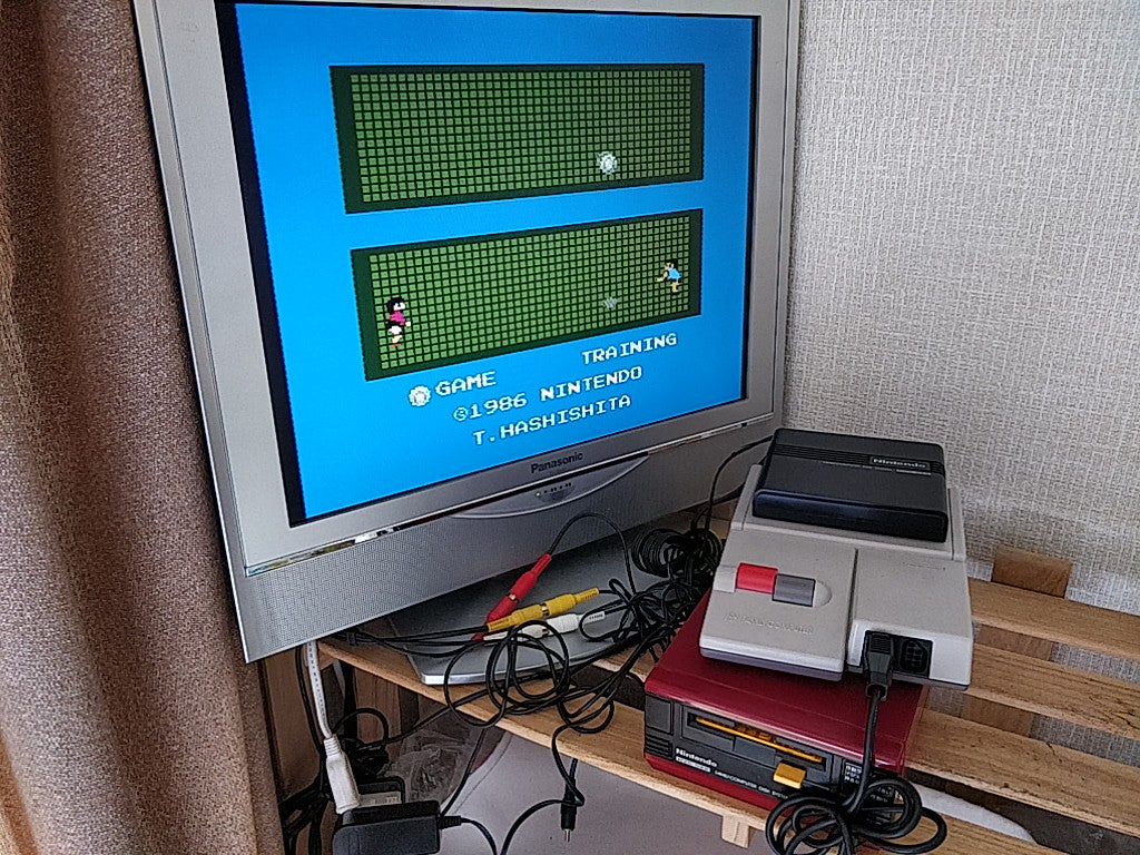 Volley ball / Pro Wresling FAMICOM DISK SYSTEM/Disk, Manual and Case set-e0920-