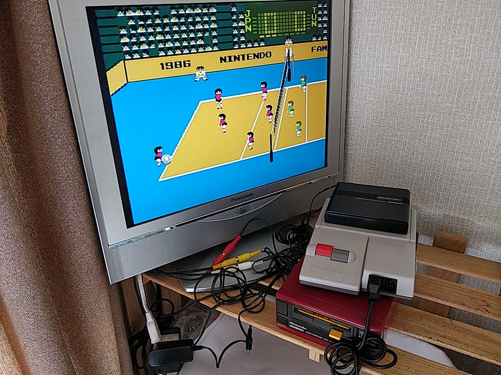 Volley ball / Pro Wresling FAMICOM DISK SYSTEM/Disk, Manual and Case set-e0920-