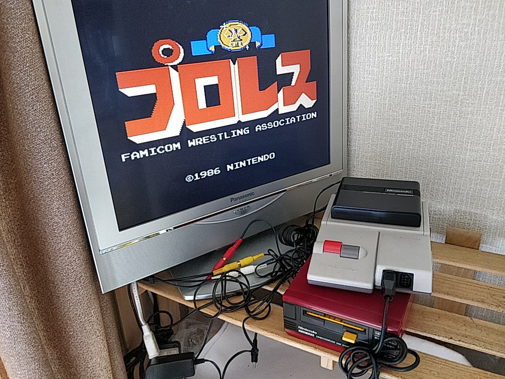 Volley ball / Pro Wresling FAMICOM DISK SYSTEM/Disk, Manual and Case set-e0920-