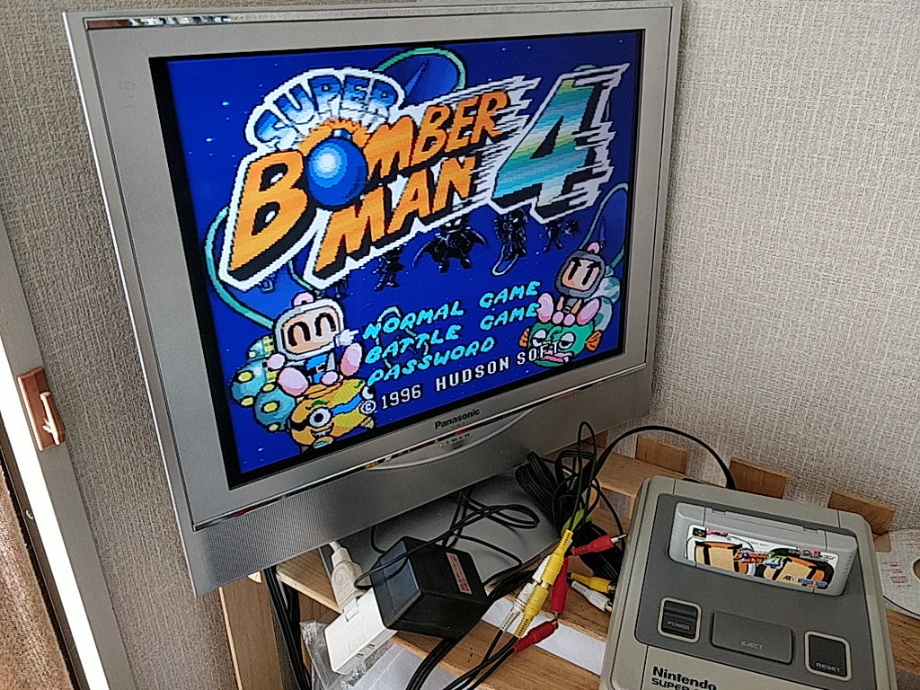 SUPER BOMBERMAN 4 Super Nintendo Superfamicom Video Game Japan