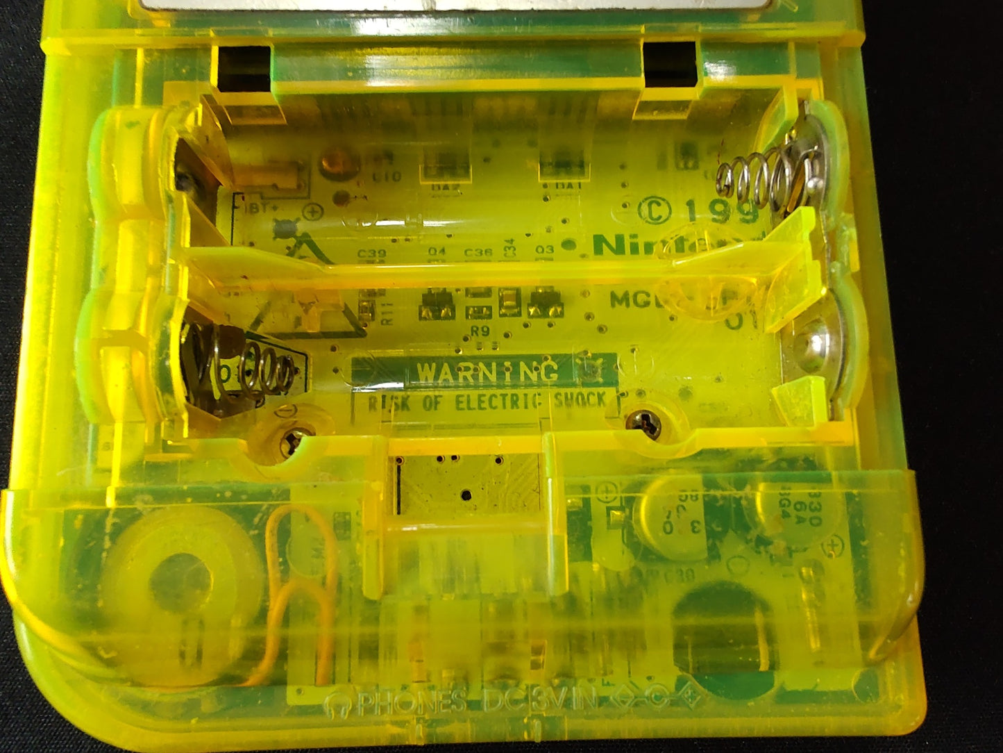 Limited Clear Yellow Toys'r us Nintendo Gameboy Light console, working-f0224-