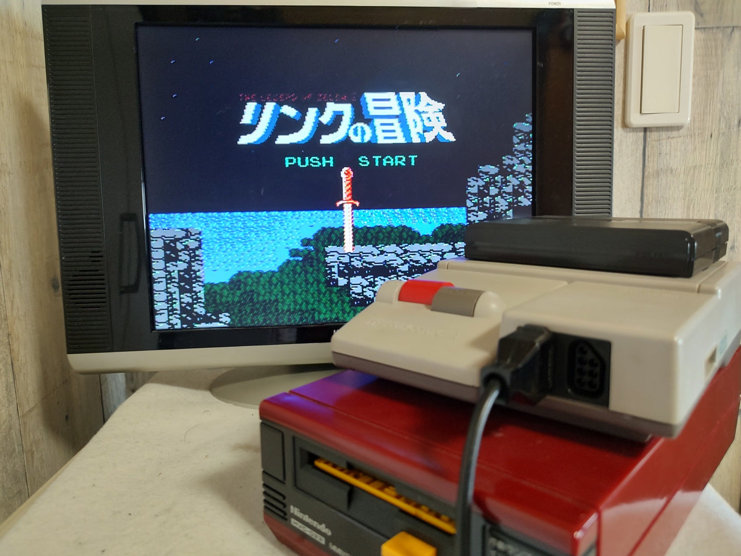 ZELDA 2 ADVENTURE OF LINK FAMICOM (NES) Disk System, Game disk and box-f0515-