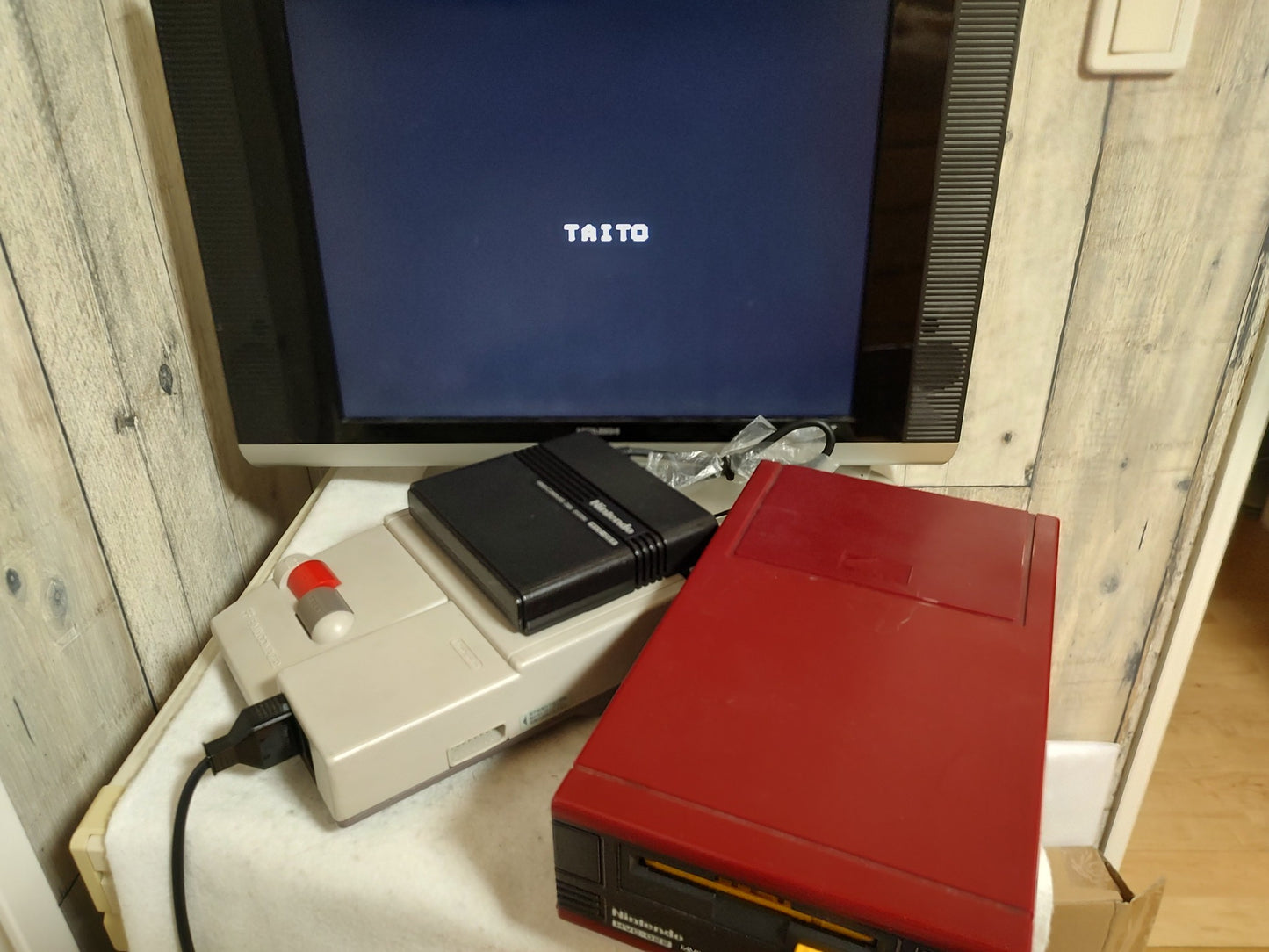 KIKIKAIKAI (KIKI KAIKAI) FAMICOM (NES) Disk System, Game disk set, Working-f0720
