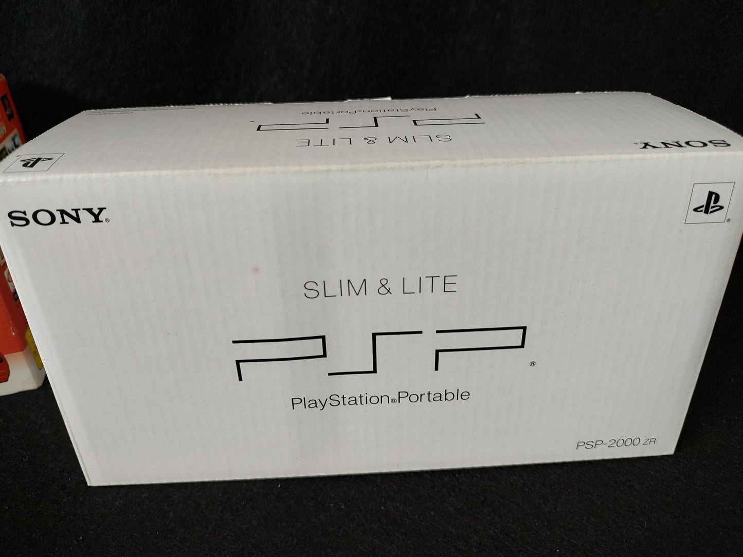 SONY PSP-2000 PSP NEO ZEON RED Gillen's Ambition Special Pack, working-f0725-