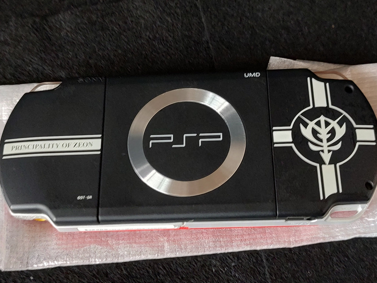 SONY PSP-2000 PSP NEO ZEON RED Gillen's Ambition Special Pack, working-f0725-