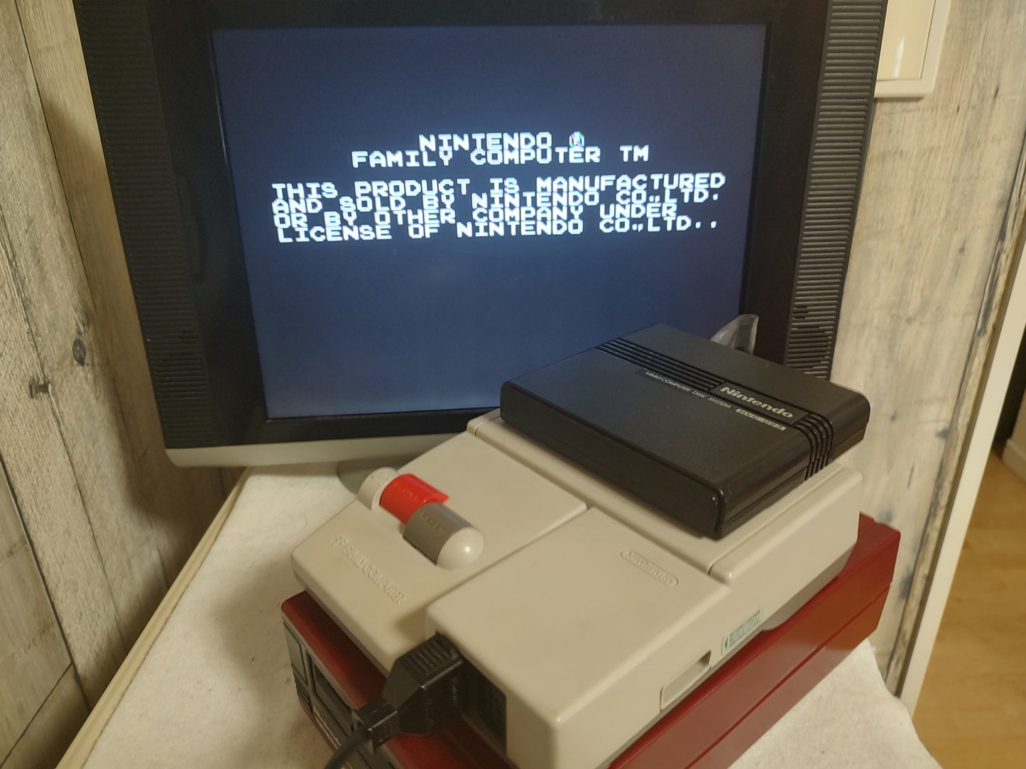 The Mysterious Murasame Castle (NES) Disk System, Game disk and box set-f0804-