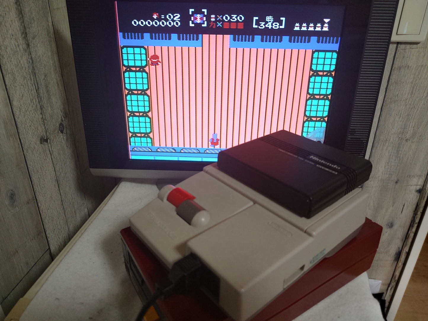 The Mysterious Murasame Castle (NES) Disk System, Game disk and box set-f0804-