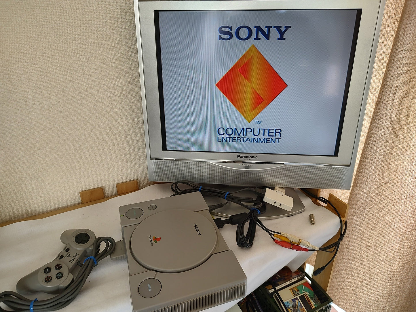 Sony PlayStation 1 Console PS1 NTSC-J w/Power and AC cable, Pads, working-f0815-