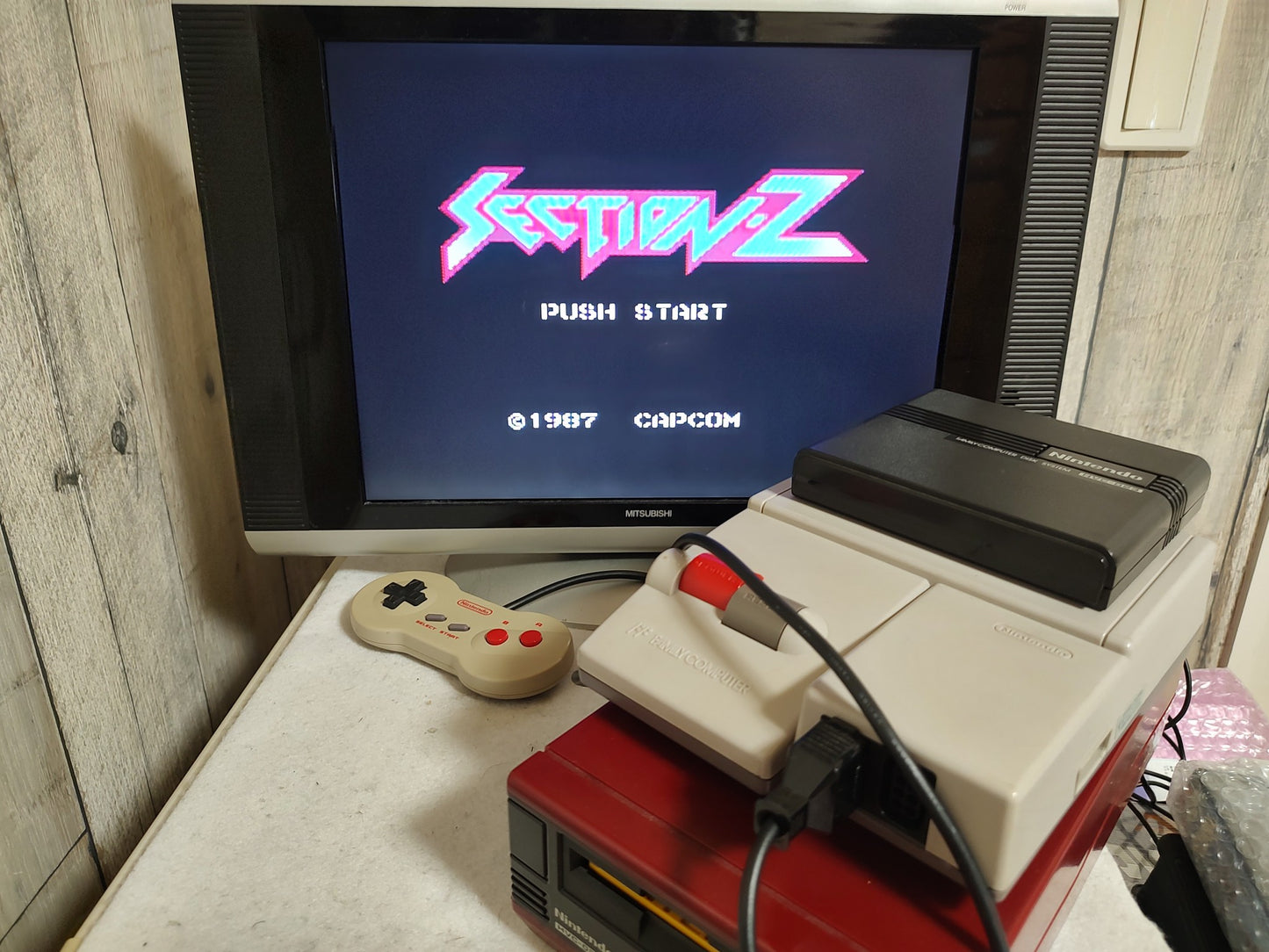 Section Z  (NES) Disk System, Game disk and box set-f0820-