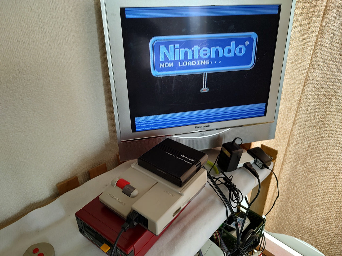 VolleyBall (NES) Disk System, Game disk and box set, working-f0922-