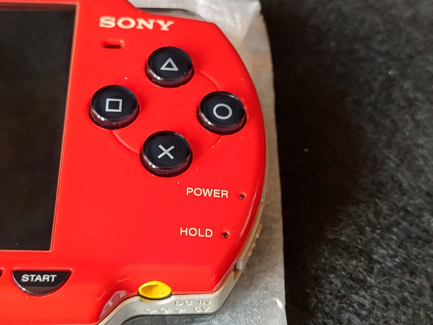 SONY PSP-2000 PSP NEO ZEON RED Gillen's Ambition Special Pack, working-g0130-