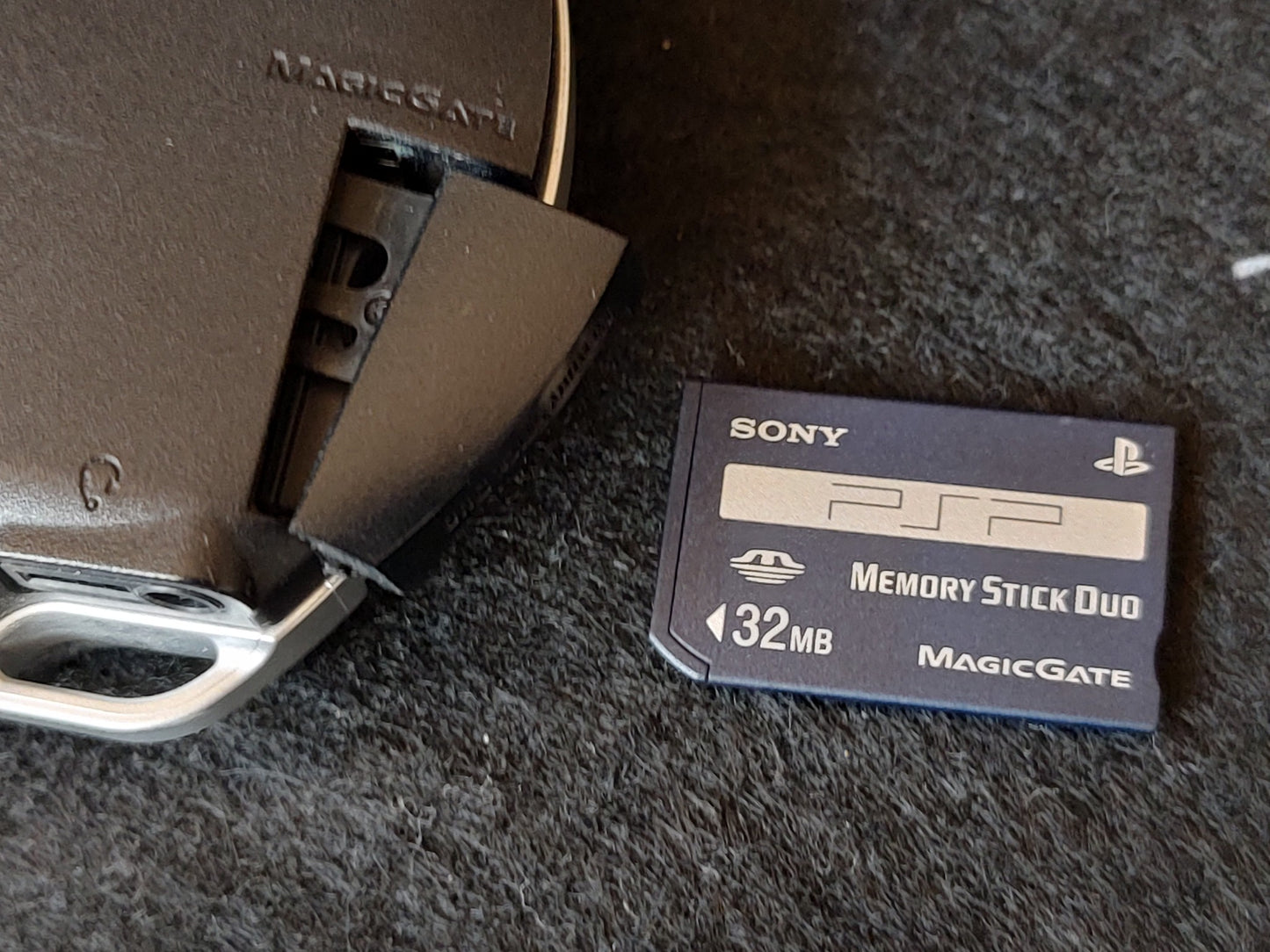 SONY PSP-1000 Console Piano Black color w/32M memory, Working, No-battery -g0130 - Hakushin Retro Game shop