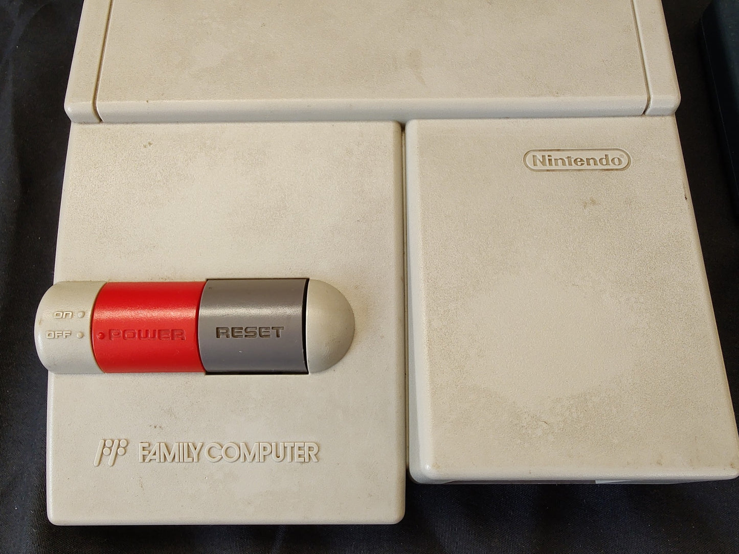 Nintendo New (AV) Famicom (NES2) Console,2 Pads and Games set, Working-g0130-