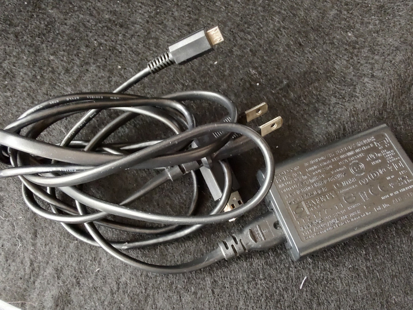 SONY PS Vita PCH-2000 Hhaki Black Console 1GB, w/Manual Box set, Working-g0201-