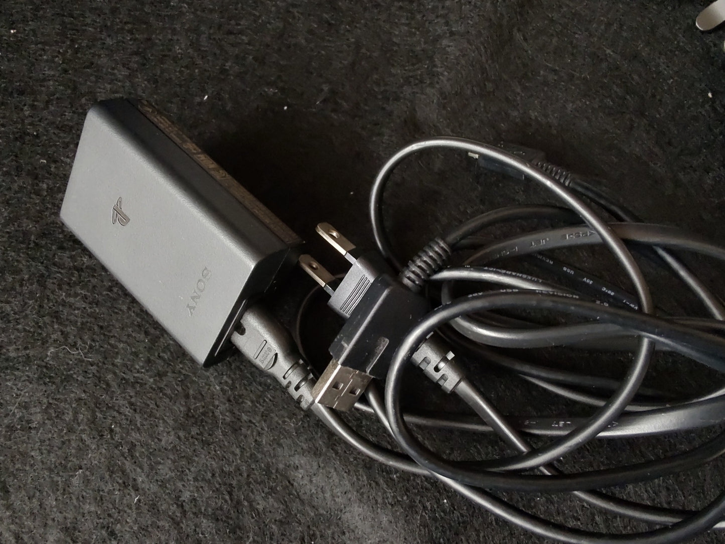 SONY PS Vita PCH-2000 Hhaki Black Console 1GB, w/Manual Box set, Working-g0201-